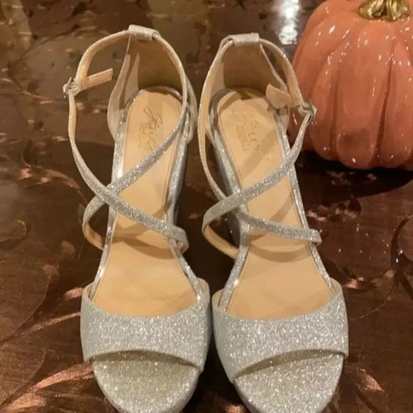 Badgley Mischka Silver Wedges - Picture 2 of 10